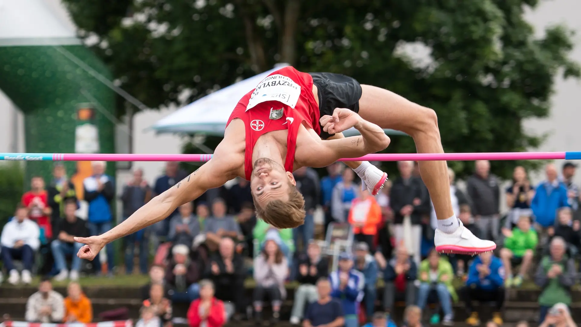 Mateusz Przybylko beim Hochsprung